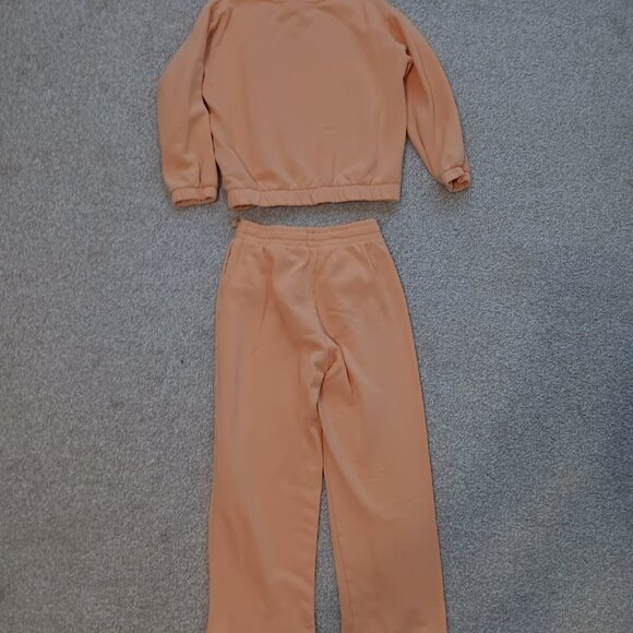 Looney Tunes Warner Bros. H & M Girls sweat suit Size 10 - Picture 2 of 4